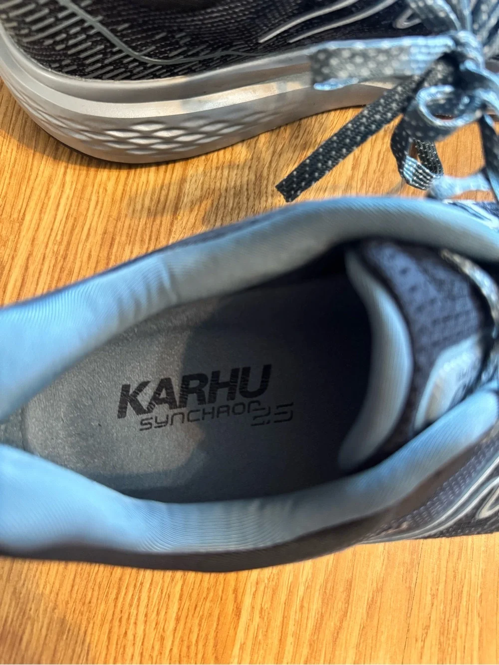 Karhu Synchron 2.5 running shoes